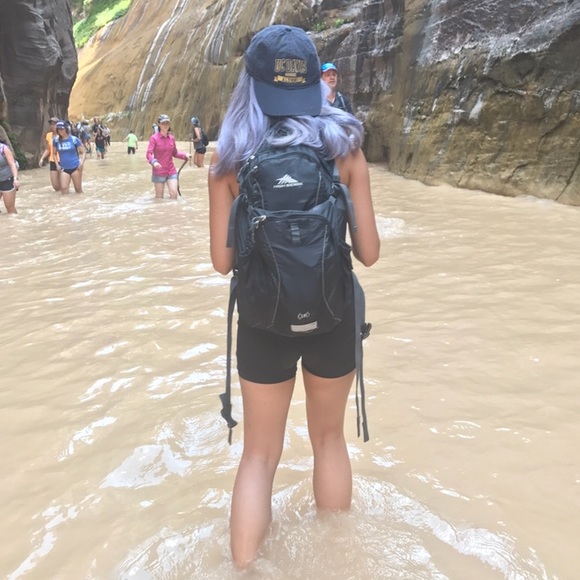 Meet your Posher, Yan - Picture 3 of 10